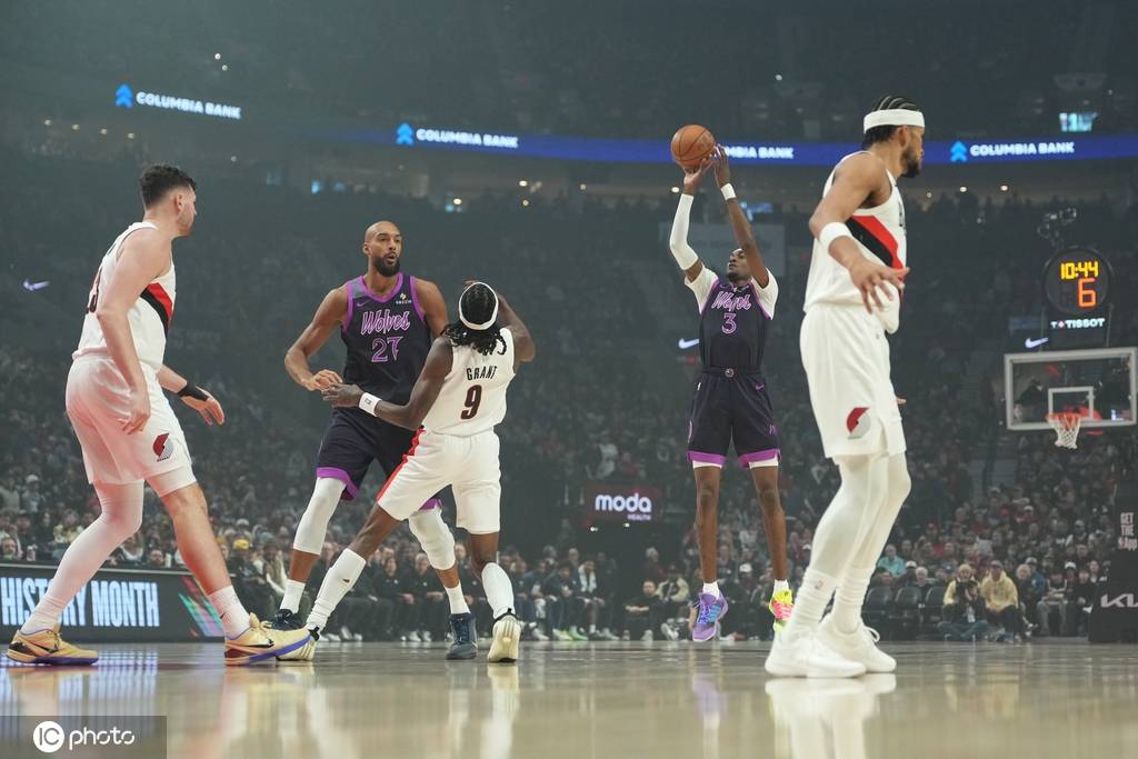 爱德华兹34分麦丹29分 森林狼险胜开拓者